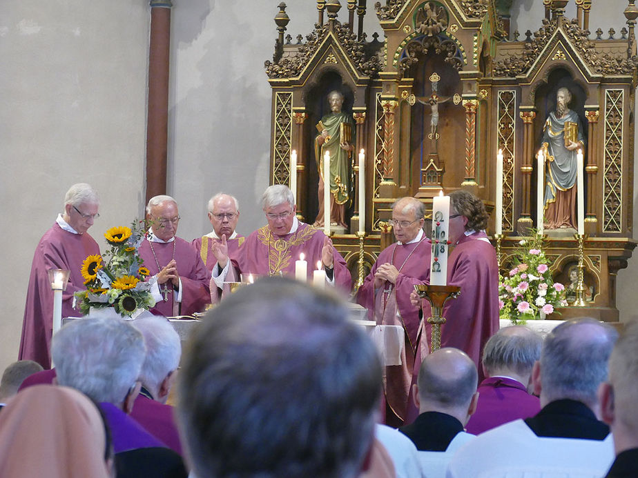 Pontifikalrequiem und Beisetzung von Weihbischof em. Johannes Kapp (Foto: Karl-Franz Thiede)